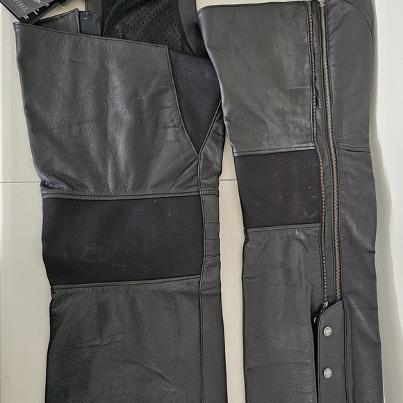 NWT Women's Harley Davidson 1W Black Leather Riding Chaps - Picture 4 of 11